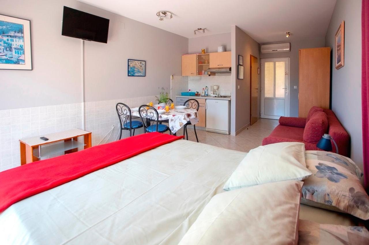 Villla Brigitte Tucepi Apartment Luaran gambar